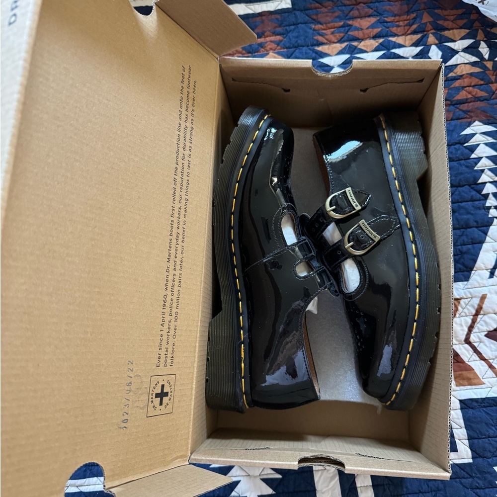 Dr. Martens Mary Jane Black Patent Leather Like New!